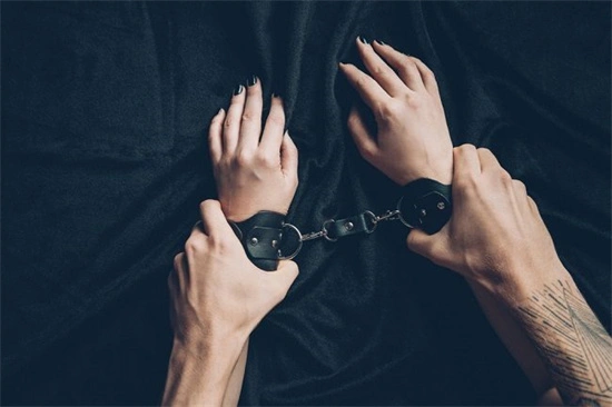 s属性到底是什么？如何在BDSM中找到完美的平衡？ 一
